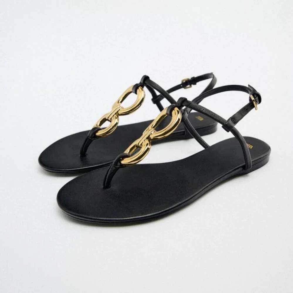 Zara * Gold Detail Leather Low Heeled Open Toe Flat Sandals Black Size 8 / 39 - Picture 2 of 6
